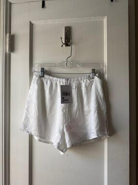 Princess Polly White Women's Elastic Waist Casual Shorts